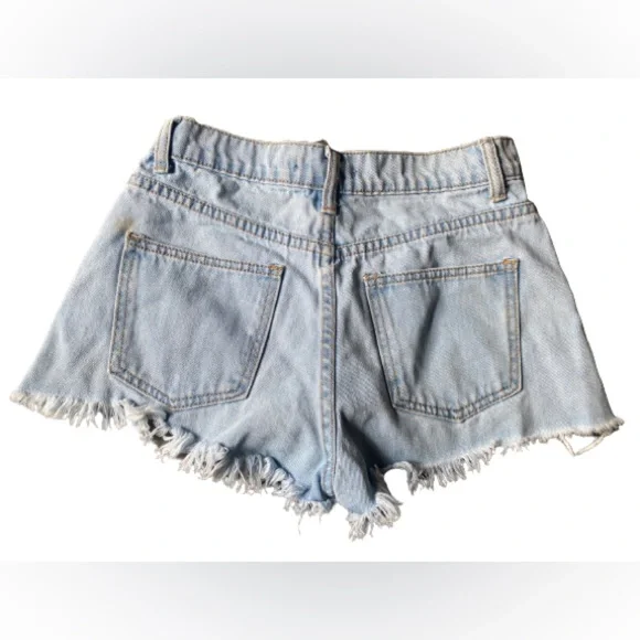 Demon shorts with fringe - Forever 21 - Picture 2 of 2